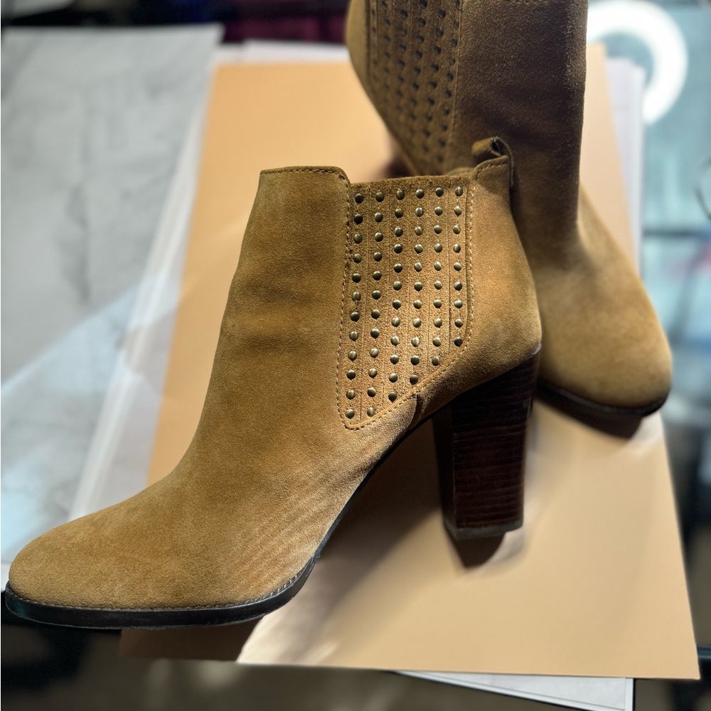 Tan Suede Ankle, Boot And Like New Condition - image 4